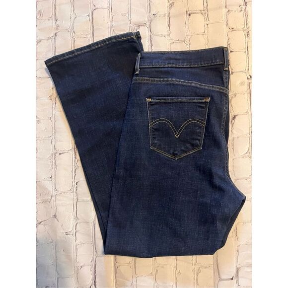 Levi's Women's Size 10 Classic Bootcut Jeans Dark Wash Denim Western Trendy - Picture 5 of 12